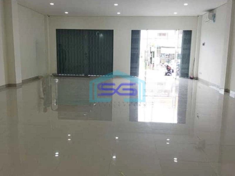 Disewakan Ruko Gandeng 3 Lantai Semi Furnished di Denpasar Bali LB 400m2