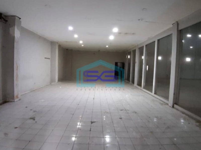 Disewakan Gudang Luas Lokasi Prime Mainroad Kiaracondong Bandung LT 1800m2