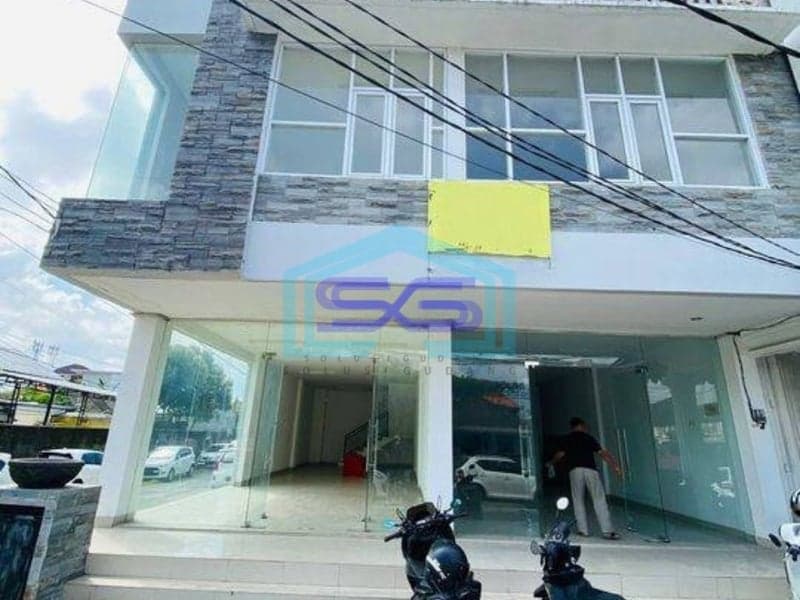 Disewakan Ruko Baru 3 Lantai Lokasi Strategis di Renon