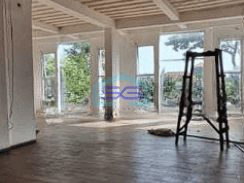Disewakan Ruko Gandeng Parkiran Super Luas Jalan Utama Dewi Sri Badung Bali LT 920m2
