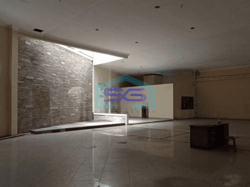 Disewakan Ruang Usaha Strategis di Jalan Raya Kopo Bandung LT 539m2
