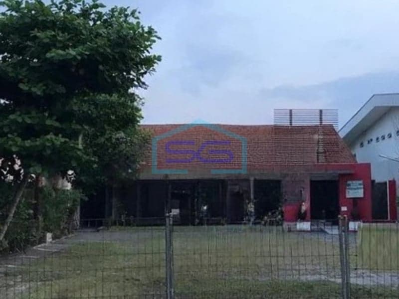 Disewakan Ruang Usaha di Adi Sucipto Laweyan, Solo Jawa Tengah Luas Bangunan 1500m²