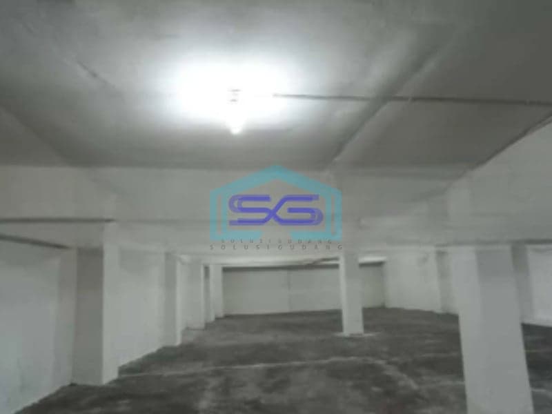 Disewakan Ruko 3 Lantai Luas Bangunan 300 m² Lokasi Blimbing Malang