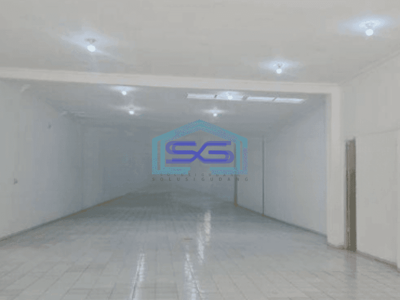 Disewakan Ruko Luas Bangunan 387 m² Lokasi Strategis di Surabaya Kota