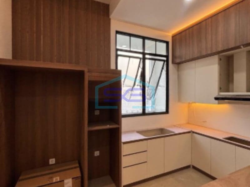 出售：日惹丹那马士路商业店屋，位置优越，日惹丹那，雅加达北部，建筑面积300平方米