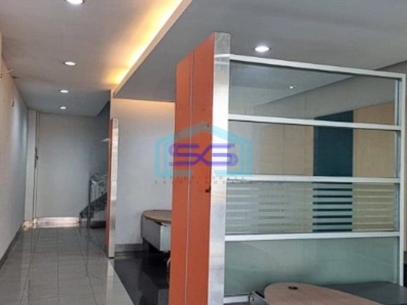 Disewakan Ruko 4 Lantai Dengan Lokasi Strategis Daerah Mampang Prapatan Jakarta Selatan LB 385m2