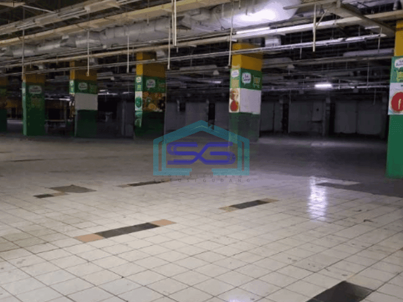 Dijual  Ruang Usaha Area Parkir Luas Lokasi Strategis di Waru Sidoarjo