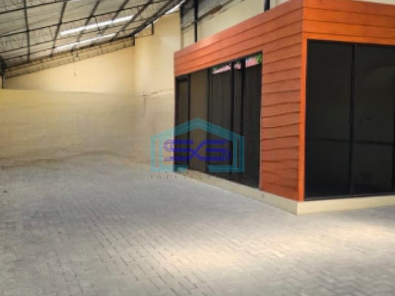 Diisewakan Ruang Usaha Siap Pakai Luas Bangunan 360 m² Lokasi Majapahit Semarang