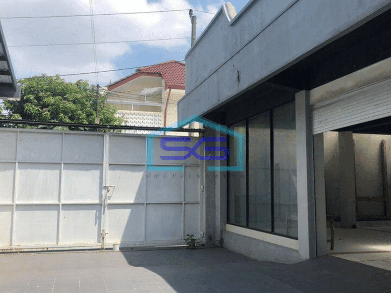 Dijual Gedung Besar Cocok untuk Gudang dekat UGM & Tugu Jogja