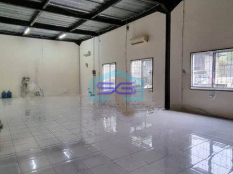 Dijual Gudang Rapi dan Full Renovasi Lokasi Strategis di Kavling Dpr Cipondoh Tanggerang
