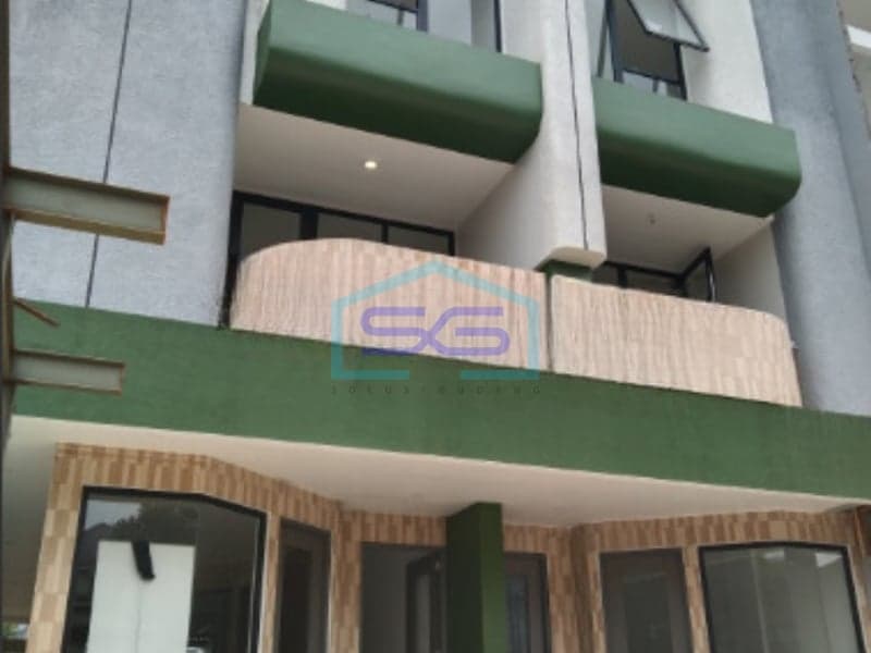 出售商住楼靠近泗马当收费站雅加达南区Kebayasan Raya，建筑面积243平方米