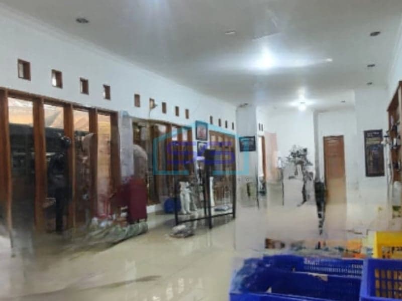 Disewakan Ruko Bagus Luas Tanah 700 m² Lokasi di Arcamanik Bandung