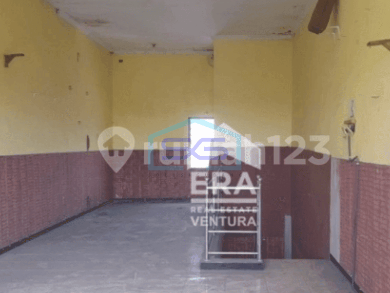 Dijual Ruko Luas Bangunan 180 m² Lokasi Siap Huni Lokasi Malang
