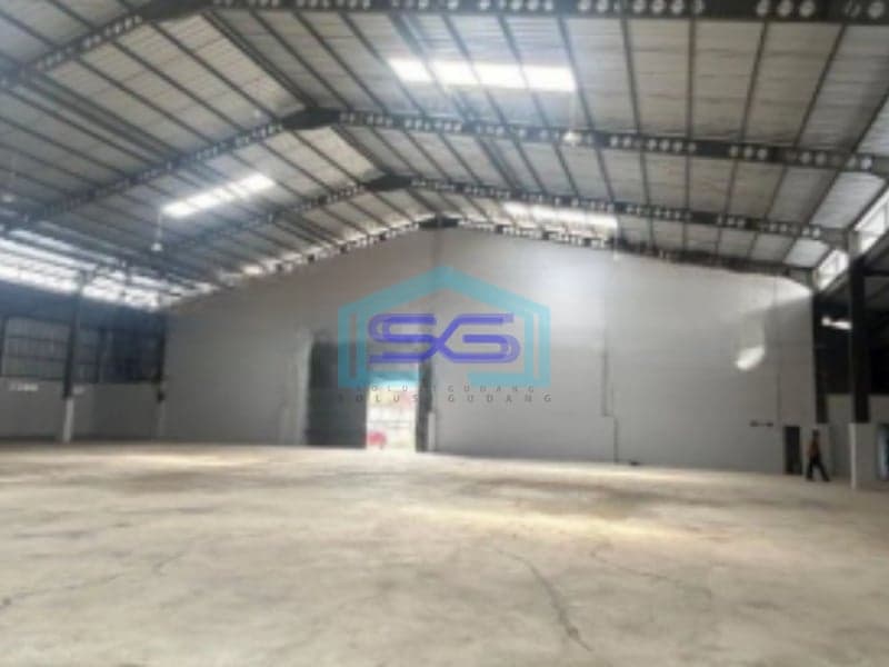 Disewakan Gudang Sudah Renovasi, SHM Luas Tanah 1600m2 di Tangerang Parkir Luas