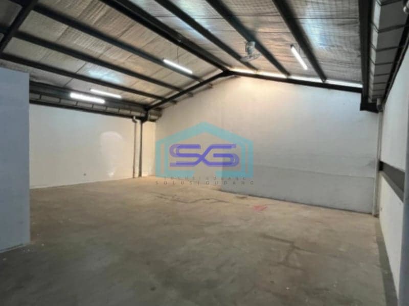Disewakan Gudang Elang Laut PIK LB 720m2 Bangunan 3 lantai Termasuk Lift Barang di Jakarta Utara