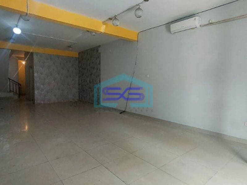 Disewakan Ruko 2 Lantai Bagus di Lippo Cikarang Luas Bangunan 177m2