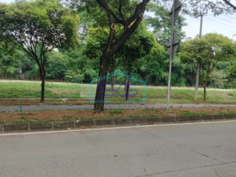 出售商业地块 Lippo Cikarang Bekasi 地理位置极其优越 土地面积 2633平方米