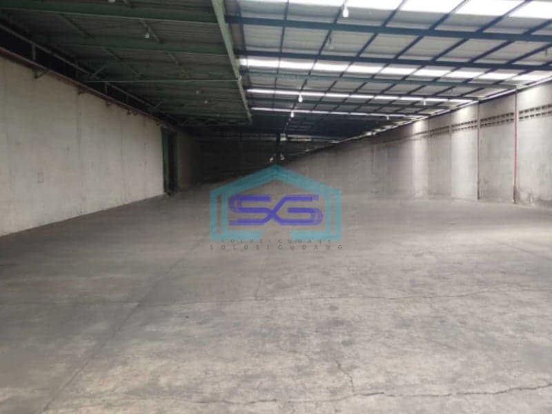 Disewakan Gudang Lokasi Bebas Banjir Luas Bangunan  12000 m² di Cicalengka Bandung