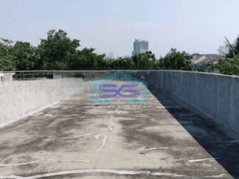 Disewakan Ruko Luas Bangunan 346 m² di Jalan Utama di Jelambar Jakarta Barat