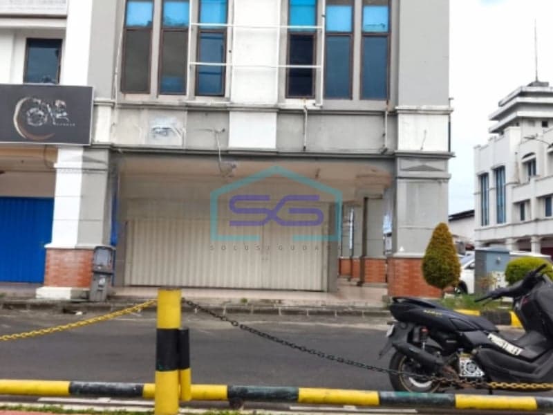 Disewakan Ruko Hadap Boulevard di Mega Mas, Manado LB 528 m²
