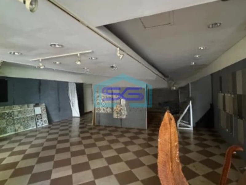 Dijual Ruko 2 Lantai Luas Bangunan  475 m²  Lokasi di Semarang