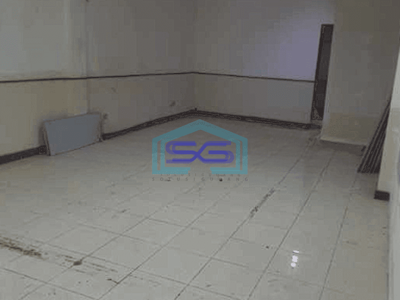 Disewakan Ruko Gandeng Strategis di Kebon Jeruk Jakarta Barat LB 540m2