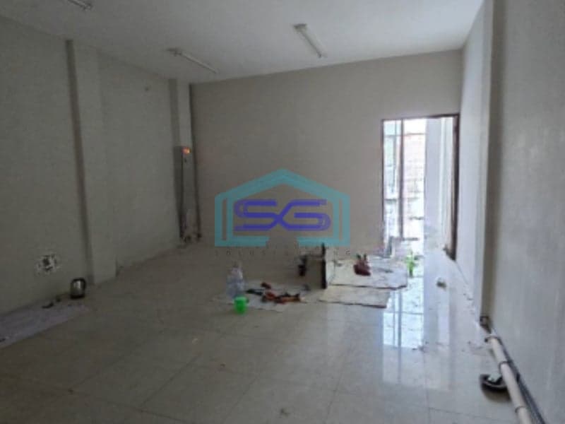 Dijual Murah Ruko 3 Lantai Luas Bangunan  222 m² Lokasi Candisari Semarang
