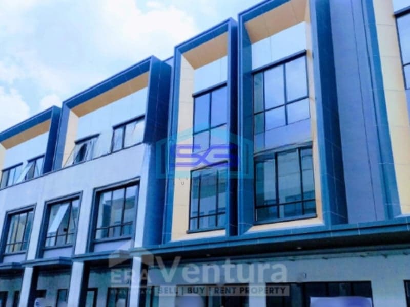 Disewakan Ruko Baru Gress di Citraland Surabaya Barat Luas Bangunan 675 m²