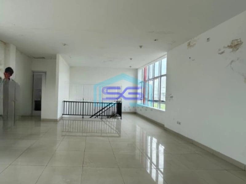 Dijual Gudang Lokasi Bebas Banjir Lokasi Kalideres Jakarta Barat Luas Tanah 324 m²