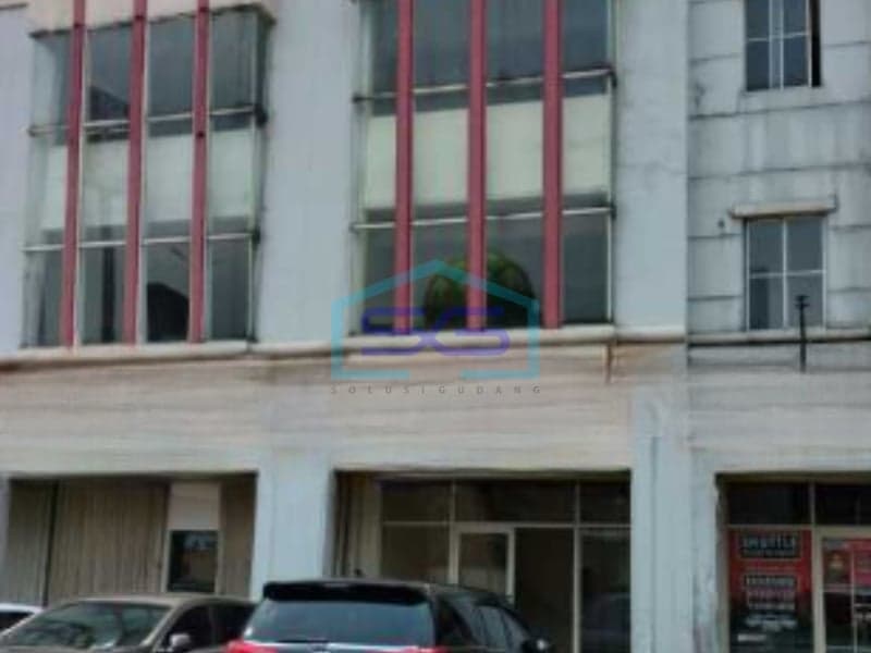 出售：宽敞商铺，建筑面积230平方米，位于南丹格朗Serpong的战略位置