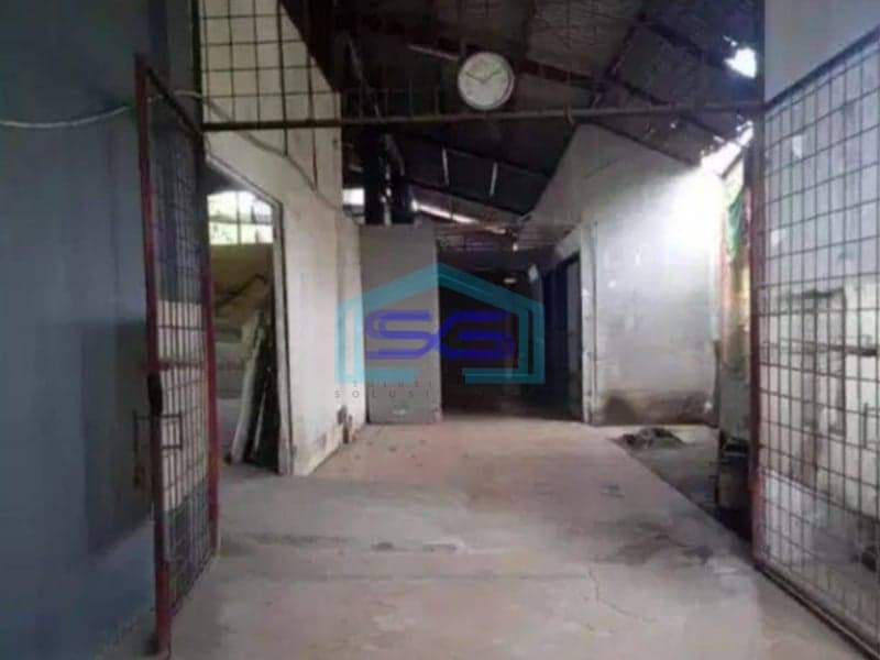 Disewakan Gudang Murah LB 700m2 Parkir Luas di Jalan Raya Ngurah Raya Jakarta Timur