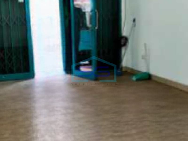 出售：3层商住楼，建筑面积200平方米，位于坦格朗万丹