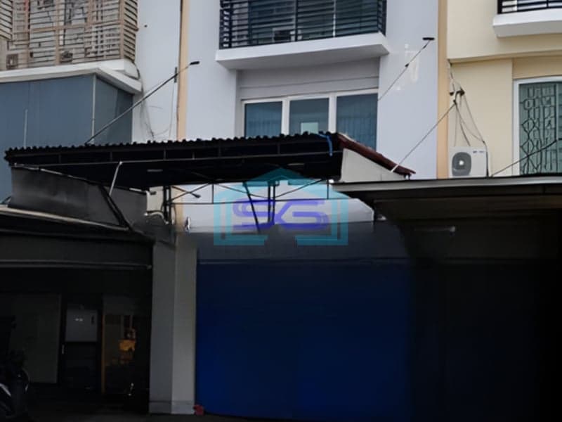 Dijual Ruko Luas Bangunan  210 m² Lokasi Bebas Banjir di Bekasi