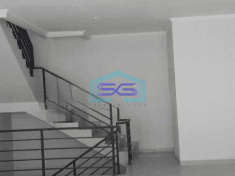 Dijual Ruko Luas Bangunan  210 m² Lokasi Strategis di Buah Batu Bandung