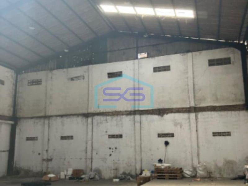 西爪哇省万隆市马加拉亚市索洛坎哲鲁克廉价仓库出售，建筑面积1400平方米