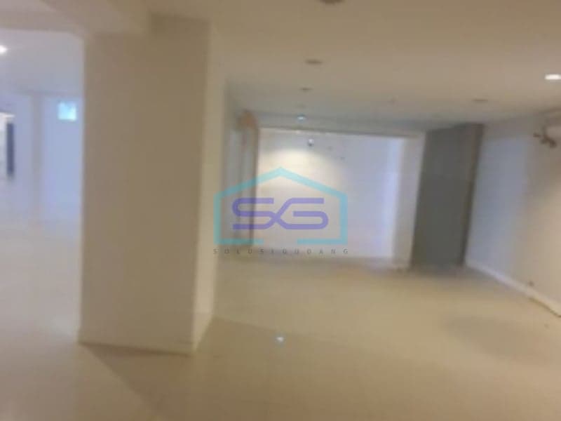 出售办公室，建筑面积3250平方米，位于雅加达西部