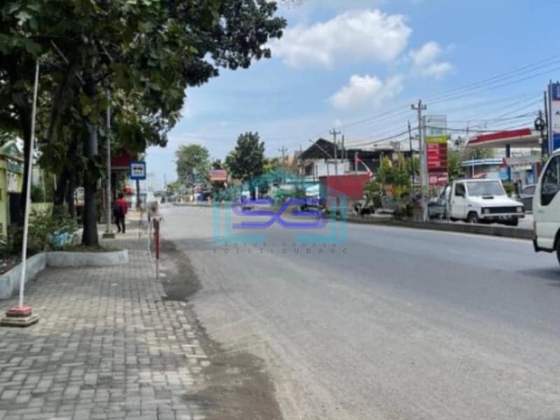 Dijual Bangunan Lama Hitung Tanah Strategis Pinggir Jalan Raya Semarang