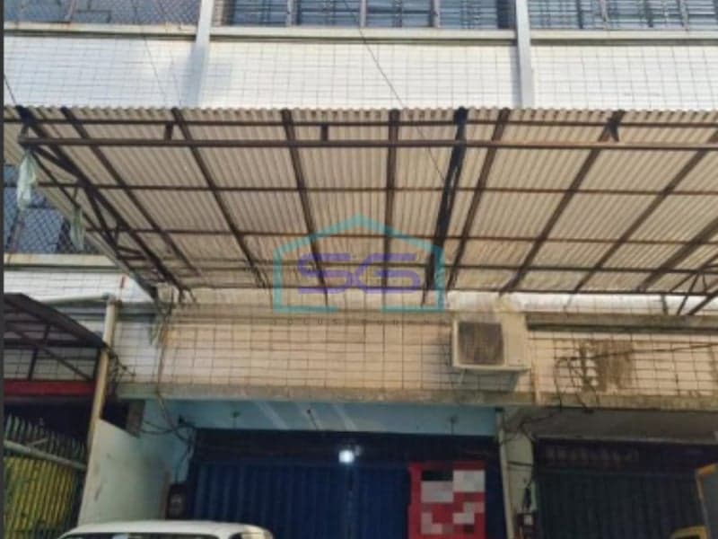 For Sale: Shophouse in Pangeran Jayakarta Complex, Central Jakarta, Building Area 240 m²