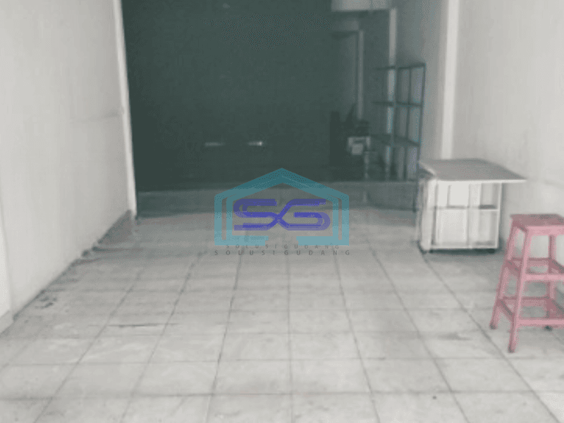 Disewakan Ruko Luas Bangunan  296 m² Lokasi Strategis di Jelambar Jakarta Barat