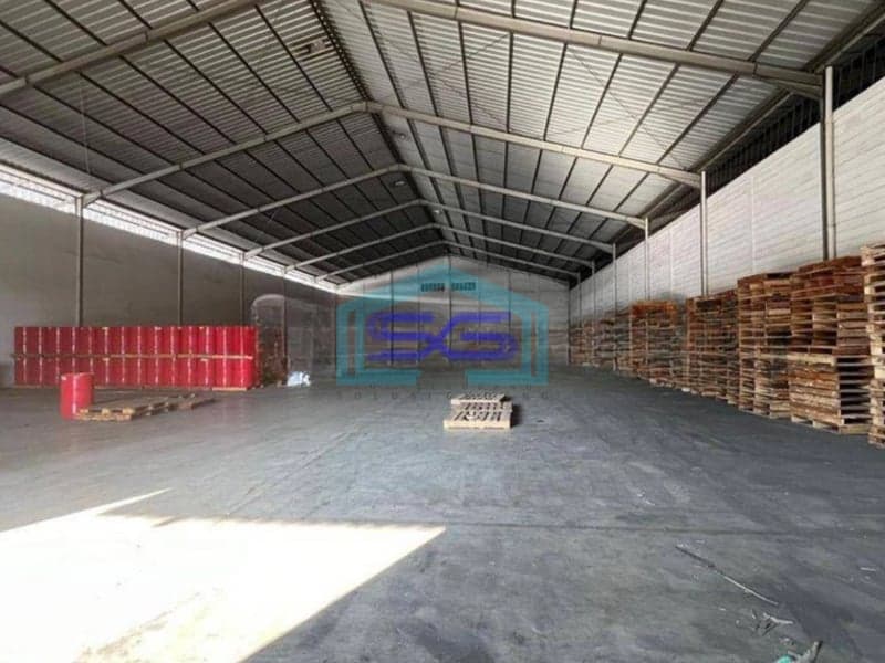 Disewakan Gudang di Area Raya Margomulyo Surabaya LB 1396m2 Bagus HGB