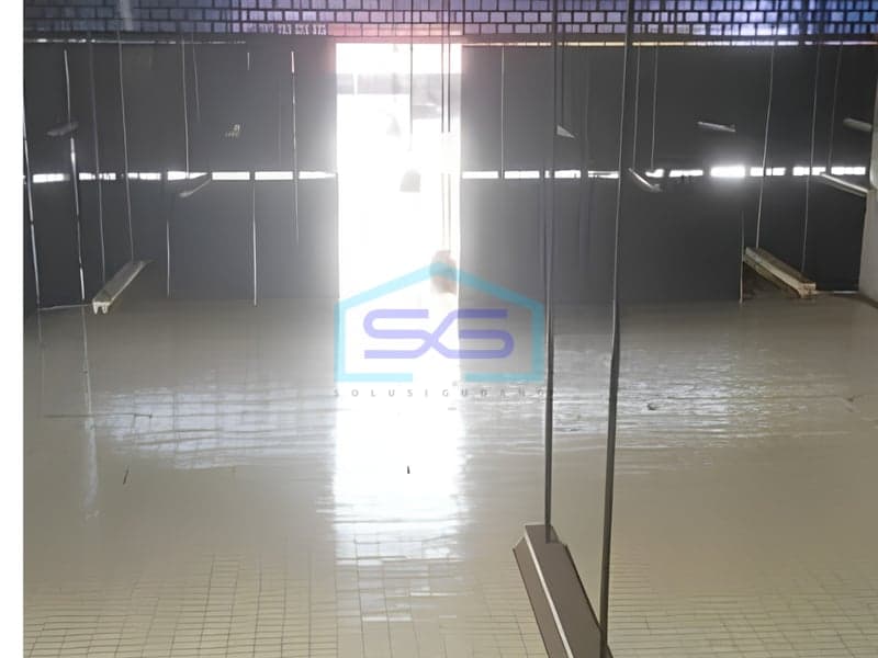 Former Showroom Commercial Space for Rent in Bekasi, West Java FL 400 sqm