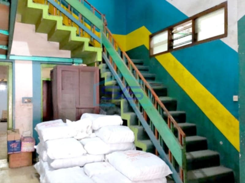 Dijual Ruko Murah dan Strategis Depan Pasar Besar di Pasuruan, Jawa Timur LB 650 m²