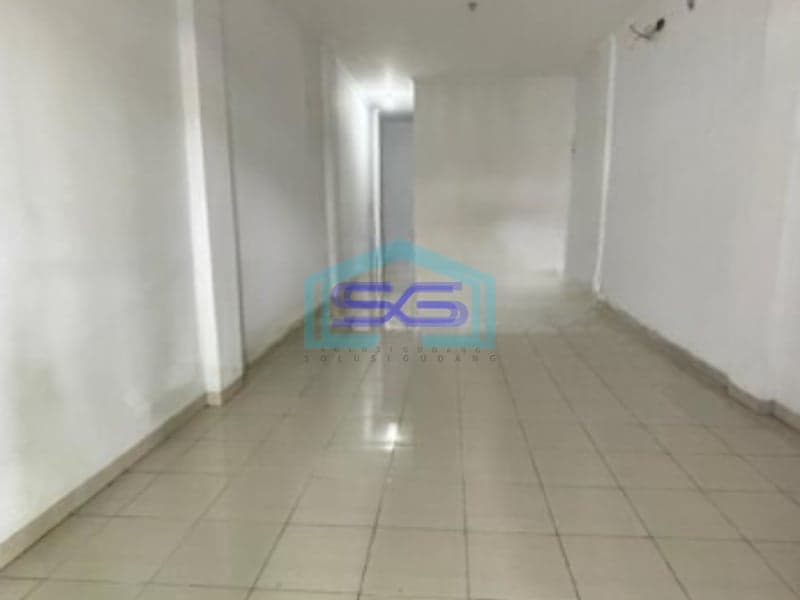 Disewakan Ruko 3 Lantai Luas Bangunan 220 m² di Grogol Jakarta Barat