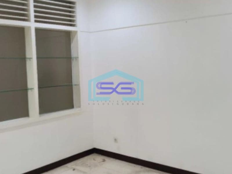 Disewakan Ruko Lokasi Semarang 2 Lantai Luas Tanah 180 m²