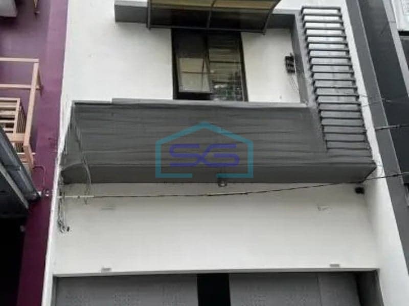 Disewakan Ruko 3 Lantai Strategis di Jl.Karapitan Bandung Jawa Barat Luas Bangunan 280 m²