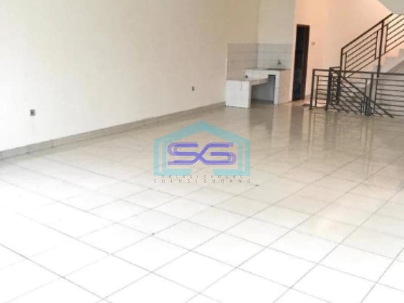 Disewakan Ruko Pinggir Jalan Di Batas Kota Jend Sudirman Bandung Luas Bangunan 220 m²
