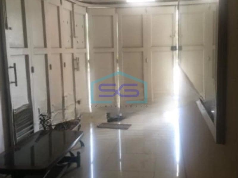 出售：商业店屋，建筑面积318平方米，3层，位于西爪哇省万隆市巴通弄加尔