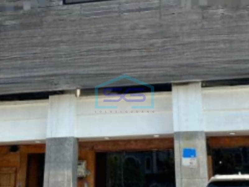 3-Story Shophouse for Rent, Building Area 648 sqm, Flood-Free in North Jakarta