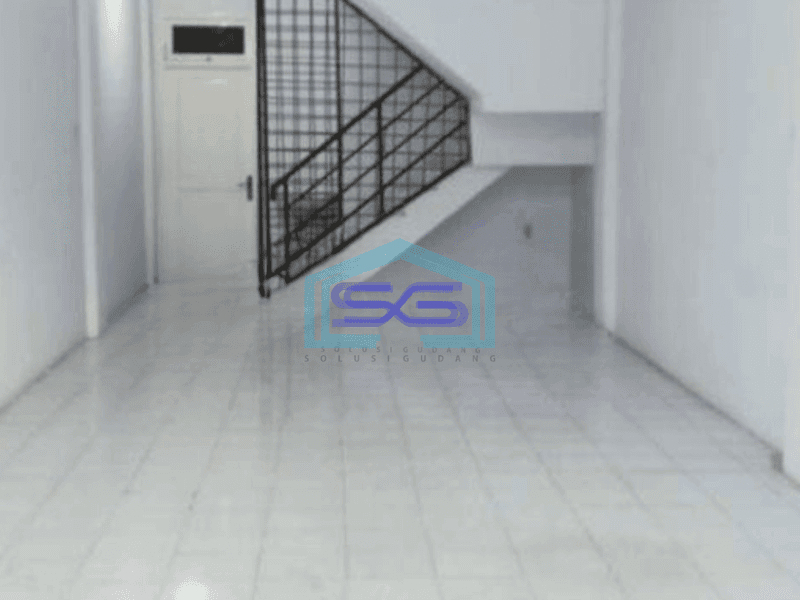 Disewakan Ruko Luas Bangunan  170 m² 2 Lantai di Duri Kosambi Jakarta Barat