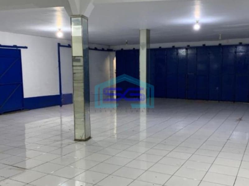 Disewakan Ruko Lokasi Pinggir Jalan Raya Luas Bangunan  500 m² di Tangerang